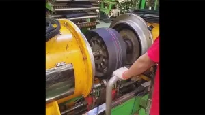 Станок для сборки покрышек для мотоциклов